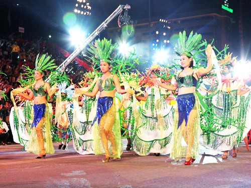 Carnaval Ha Long 2013 -ពាណិជ្ជសញ្ញានៃផ្នែក ទេសចរណ៍ Quang Ninh - ảnh 1